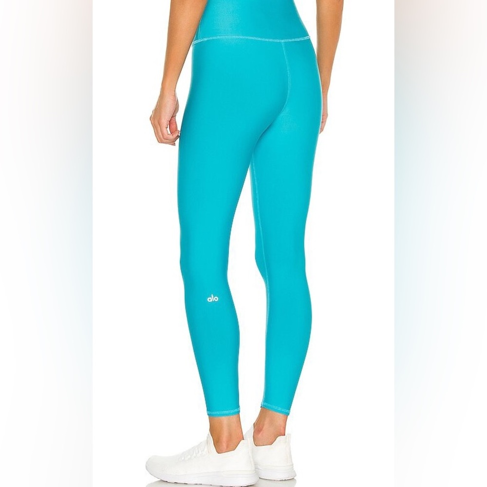 ALO High-Waisted Airlift Leggings in Bright Aqua | Size L